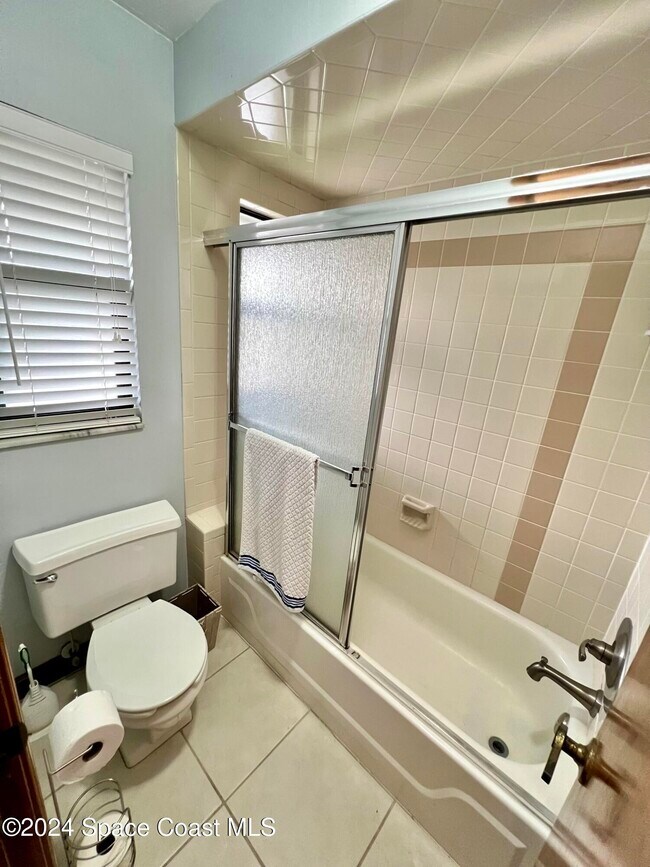 Building Photo - 416 Sailfish Ave