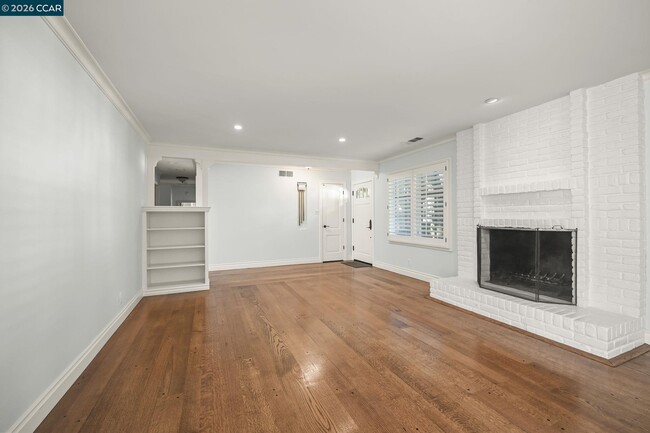 Building Photo - 161 La Serena Ave