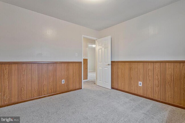 Building Photo - 6015 Cracklingtown Rd