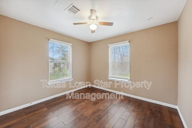 Building Photo - 1107 Defender St