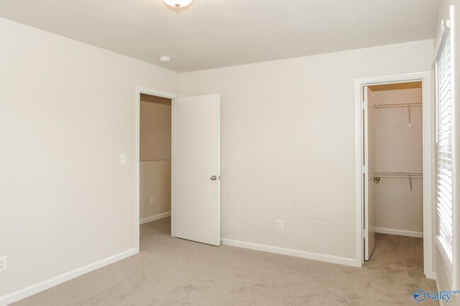 Building Photo - 176 Bayside Ln