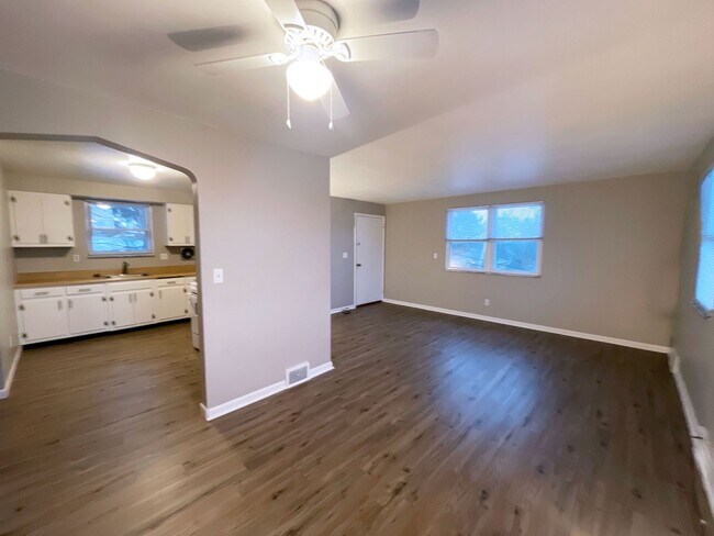 Building Photo - 2 Bedroom Apartment with Garage in McCandless!