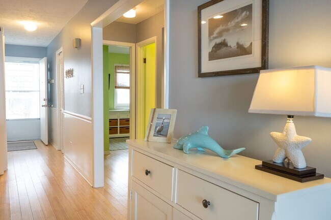 Building Photo - ELEGANT OCEANFRONT OFF-SEASON RENTAL FOR YOUR PERFECT WINTER GETAWAY