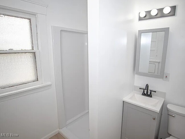 Building Photo - 3219 W 86th St