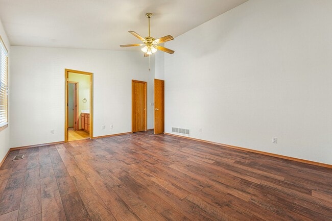 Building Photo - Spacious Home with Central AC and Gas Fire...