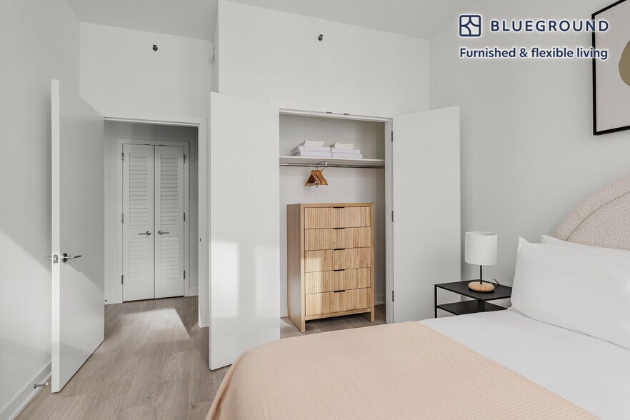 Building Photo - 135 York St