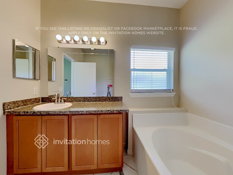 Building Photo - 11291 Moonshine Creek Cir
