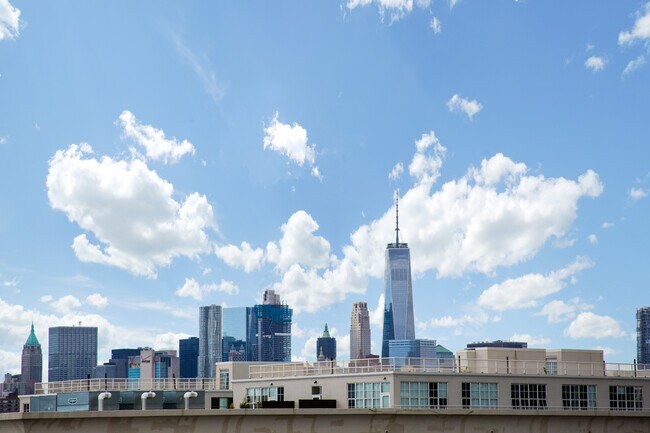 Interior Photo - Fifth and Wythe