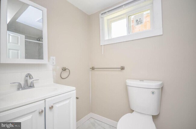 Building Photo - 9107 Lindale Dr