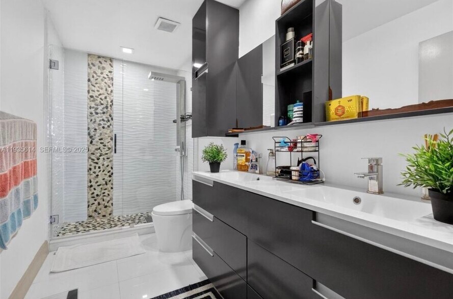 Building Photo - 5571 NW 188th St