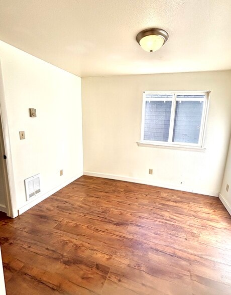 Building Photo - 1007 W Main St