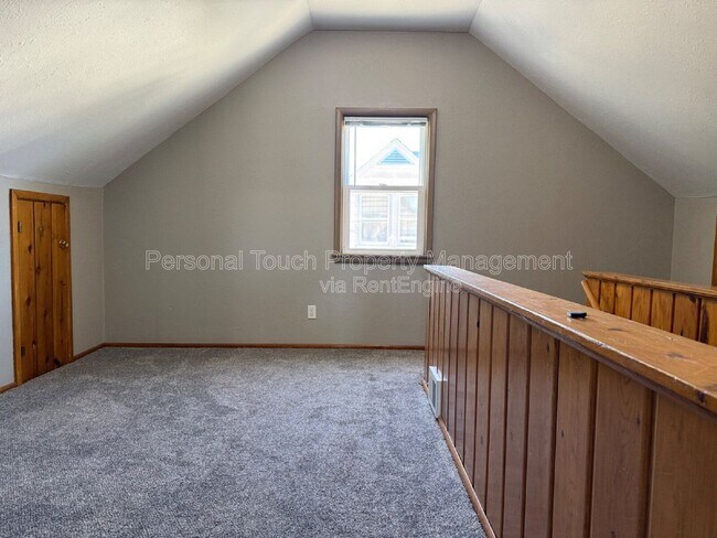Building Photo - 413 22nd St S