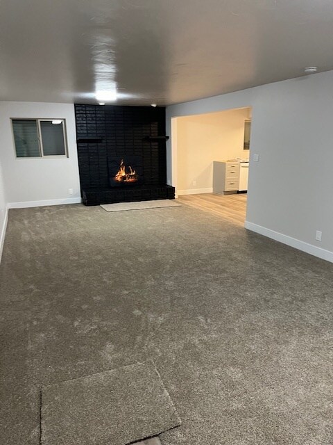 Family room - 2112 W Bowling Ave