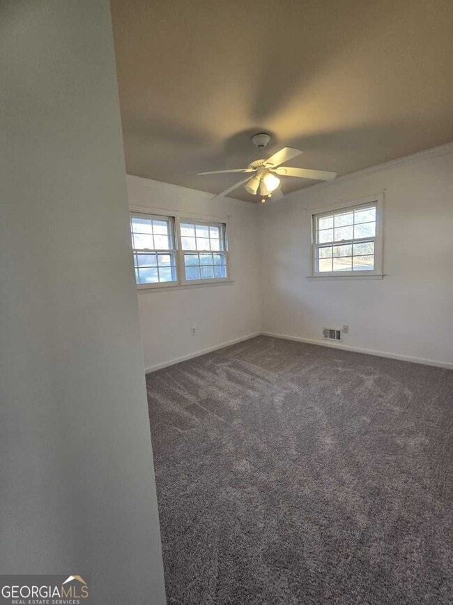 Building Photo - 707 Melrose Dr