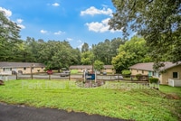 Building Photo - 221 Howell St