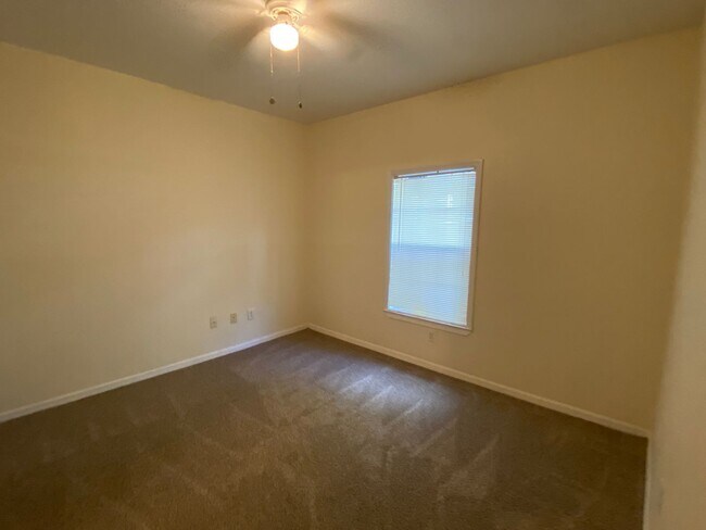 Building Photo - Condo for rent