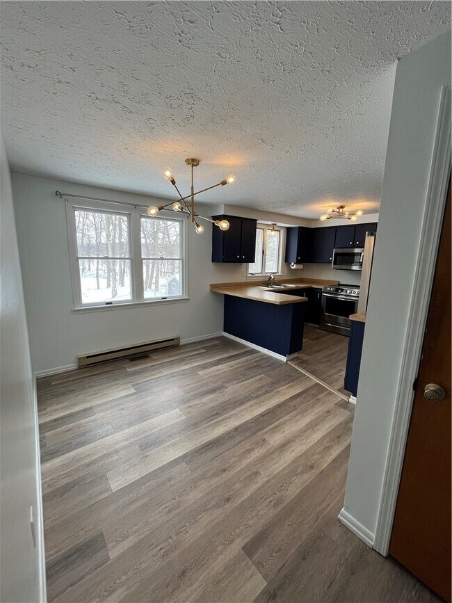 Building Photo - 7026 Lake Ave