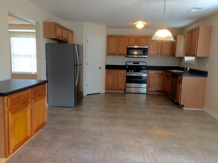 Building Photo - 6095 Trotters Cir