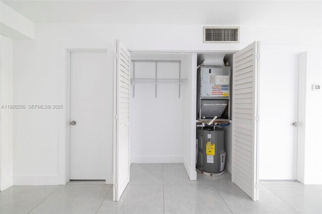 Building Photo - 8305 SW 72nd Ave