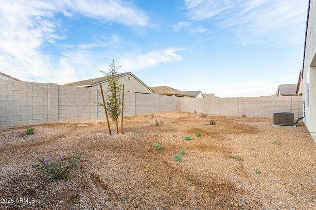 Building Photo - 1810 W Pinkley Ave