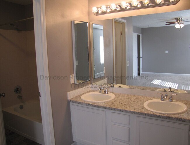 Building Photo - Beautifully Updated Home in Security-Widef...