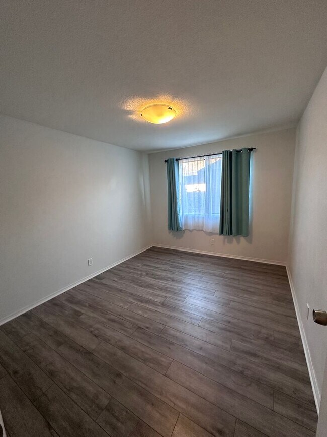 Building Photo - Cozy 2 bdrm 2 bath Condo in Vancouver, WA