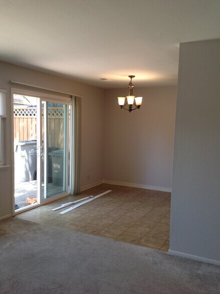 Building Photo - 2176 Spanishgate Ct