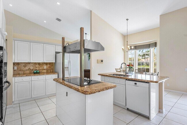 Building Photo - 9359 Aqua Vista Blvd