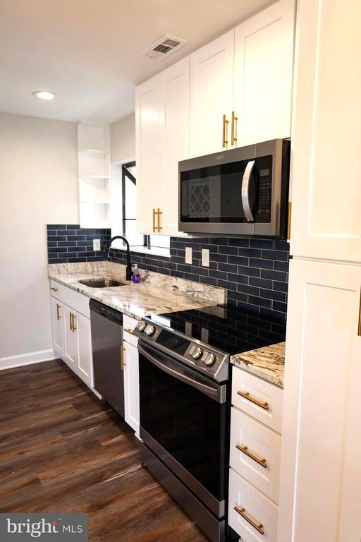 Building Photo - 15 Mariners Way