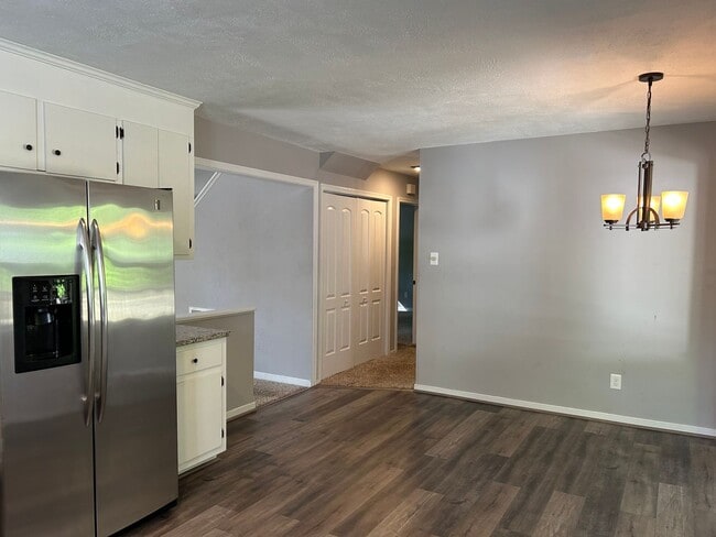 Building Photo - Charming 3BR Cape Cod w/ Loft, Skylights & Fenced Yard – Prime Midlothian Location - Buckingham V...
