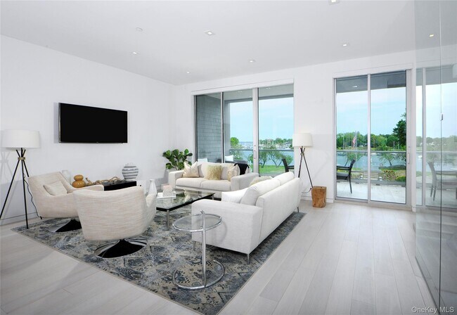 Building Photo - 105 Delancey Ave