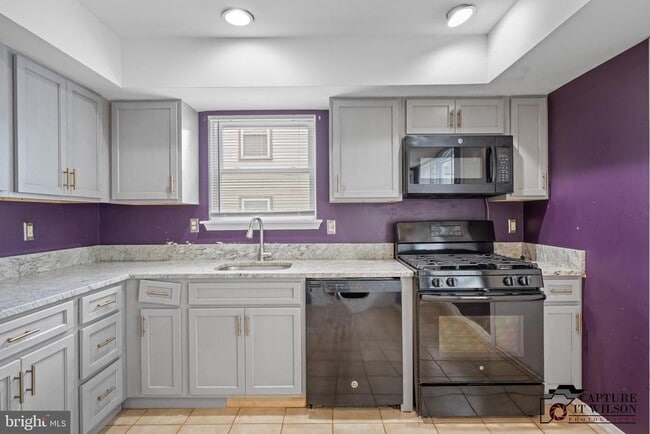 Building Photo - 365 Aldeberan Dr