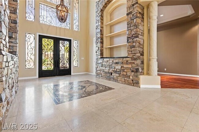 Primary Photo - 1008 Trophy Hills Dr