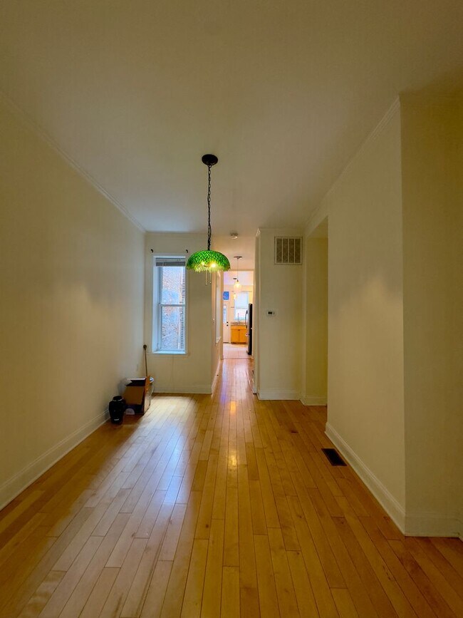 Building Photo - Inviting 3-Bedroom Single Family Townhome ...