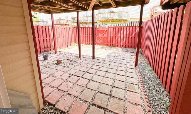 Building Photo - 20910 Butterwood Falls Terrace