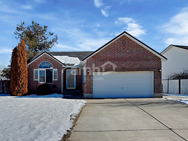 Primary Photo - 4716 S 3950 W