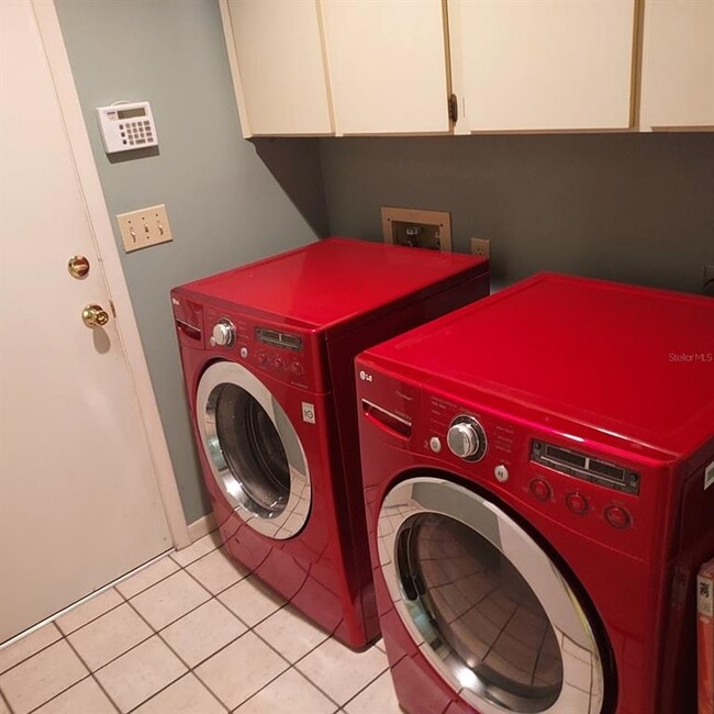 Building Photo - 13804 Lazy Oak Dr