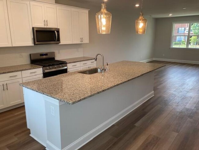 Building Photo - 543 Bistle Drive - Bev Roberts Rentals and...