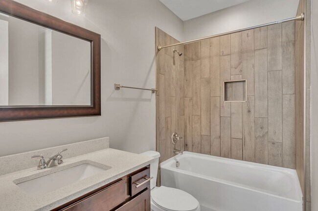 Building Photo - 4 BR with amenities in The Nations~