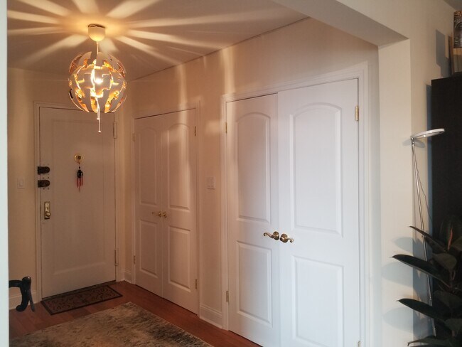 Building Photo - 10537 64th Ave