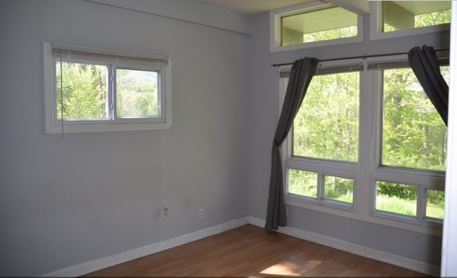 Building Photo - 218 Hillside Dr