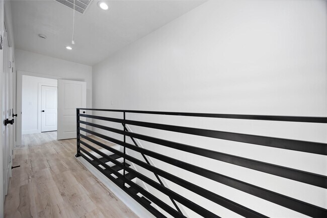 Building Photo - 5605 Tommye St