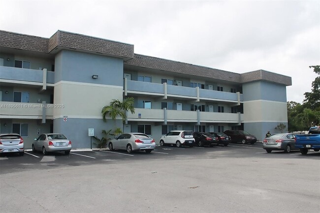 Building Photo - 1400 NE 54th St