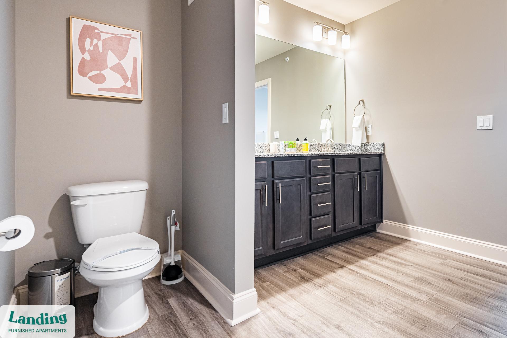 Building Photo - 305 Laredo Dr