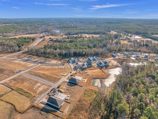 Building Photo - 514 Silky Oak Dr SE