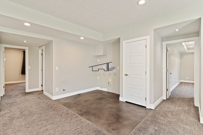 Building Photo - 378 Clark Cir