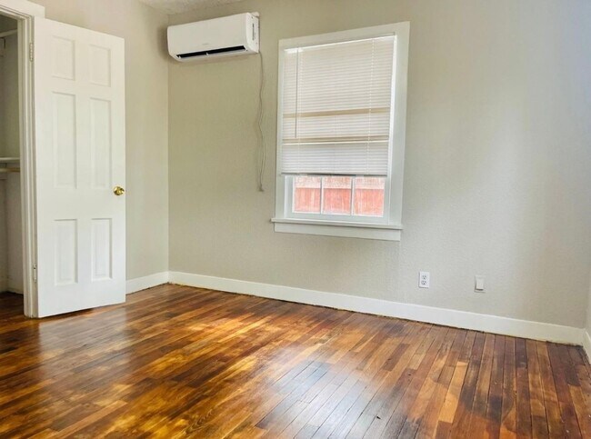 Building Photo - Charming 2BR House in Lubbock