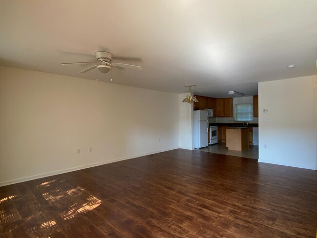 Building Photo - 25 Mabel Ln