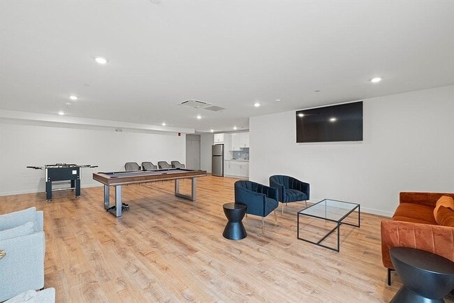 Building Photo - 267 Old Colony Ave