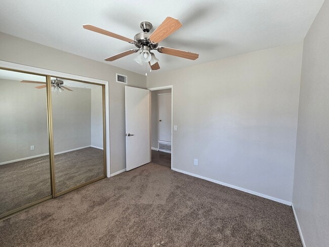 Building Photo - Charming Single Story Home